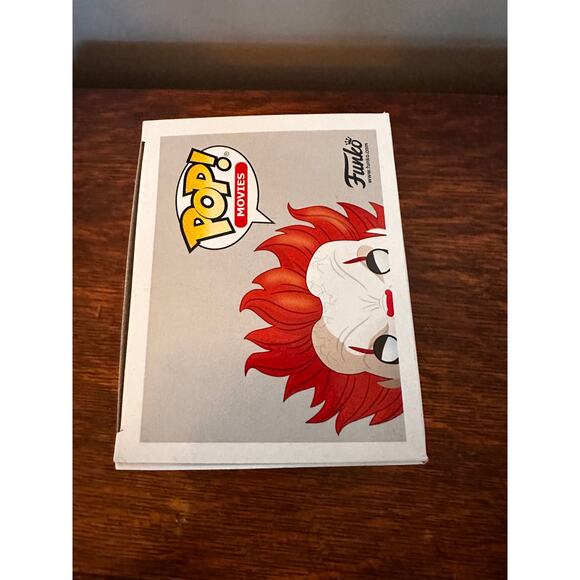 Funko "IT" 473 Pennywise with Teeth - Picture 6 of 7